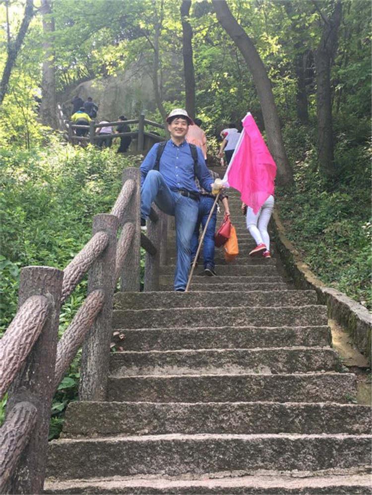 CA88装饰巨石山两日游之登山游览巨石山