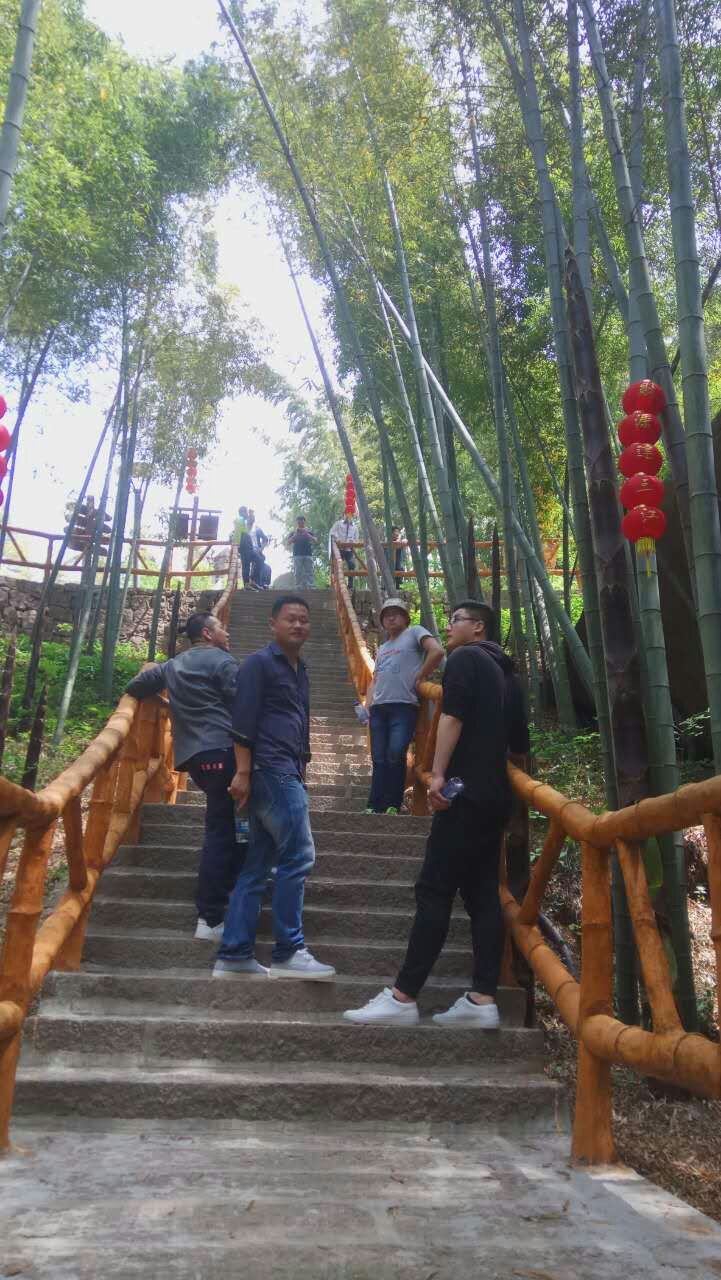 CA88装饰巨石山两日游之登山游览巨石山